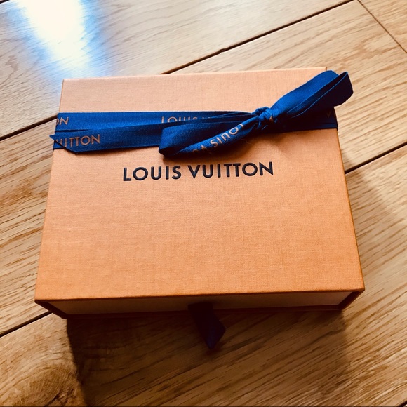 Authentic Louis Vuitton Key Pouch, Made in France. - Picture 6 of 11